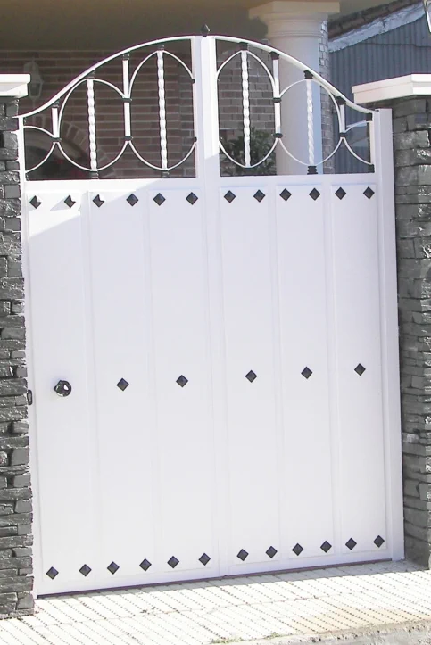 Puertas de metal y cerramientos