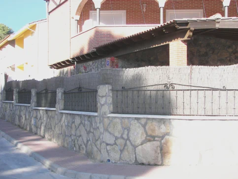 Puertas de metal y cerramientos