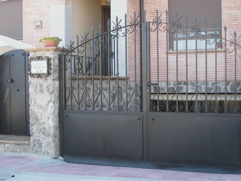 Puertas de metal y cerramientos