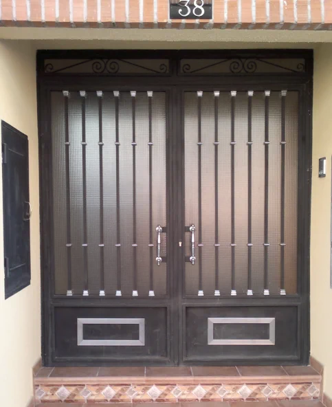 Puertas de metal y cerramientos
