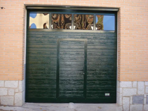 Puertas seccionales, basculantes y de cristal