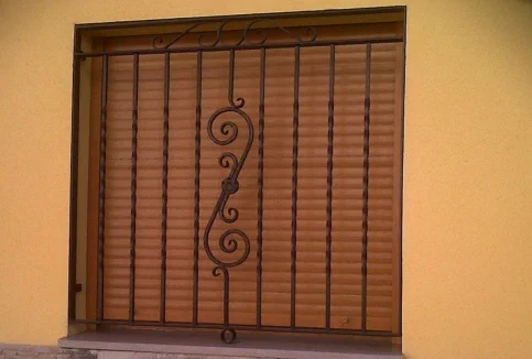 Rejas de hierro y forja para ventanas, puertas, balcones, terrazas, verjas...